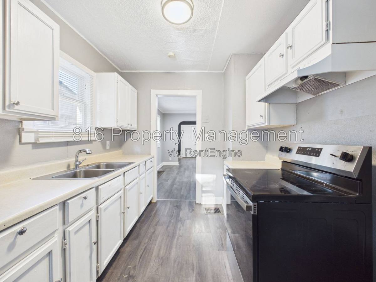 House for rent at 6808 S Benton Ave, Kansas City, MO 64132