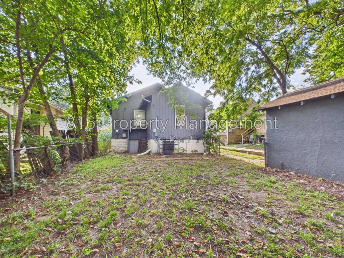 House for rent at 5715 Wabash Ave, Kansas City, MO 64130