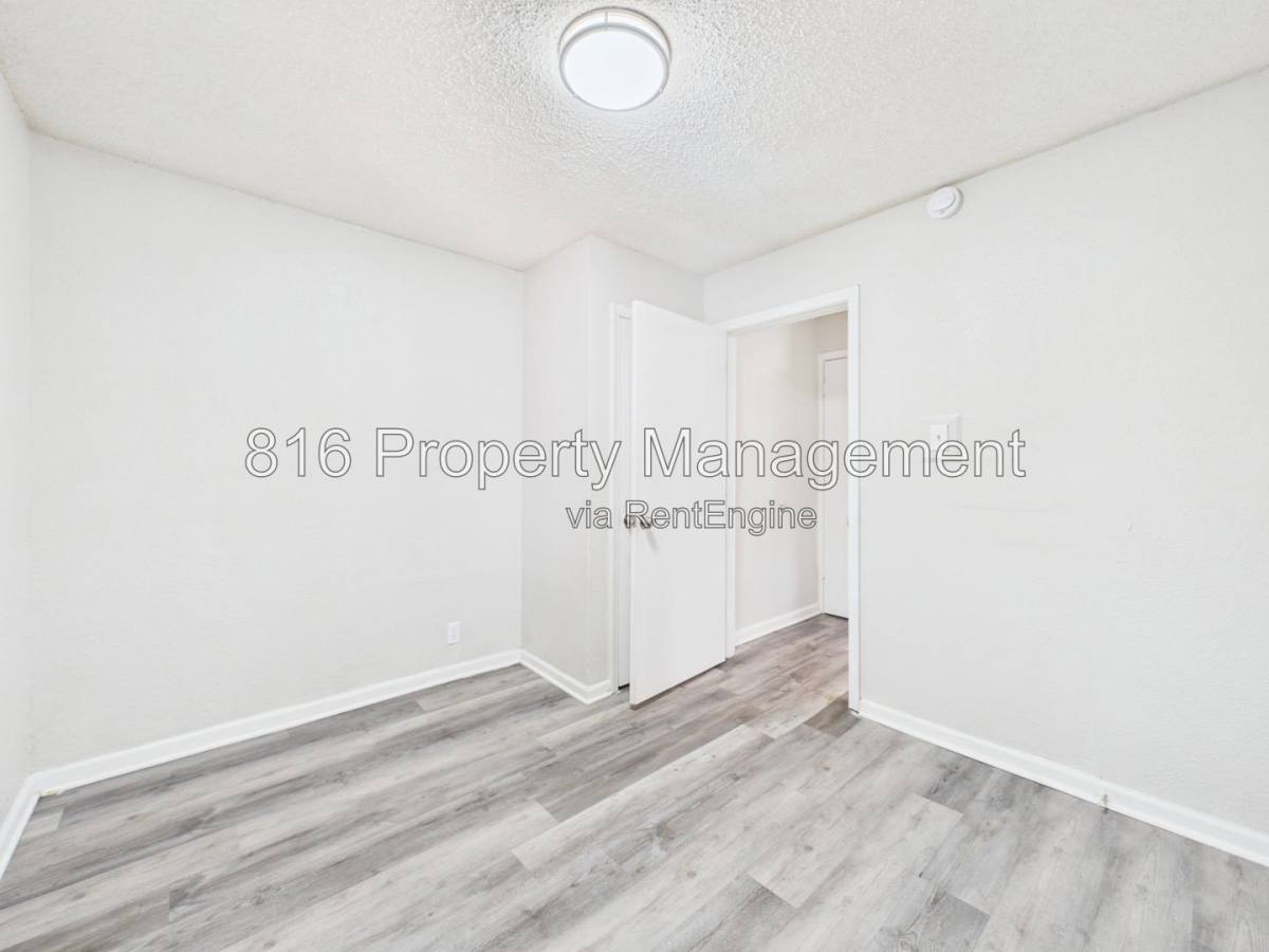 House for rent at 5715 Wabash Ave, Kansas City, MO 64130