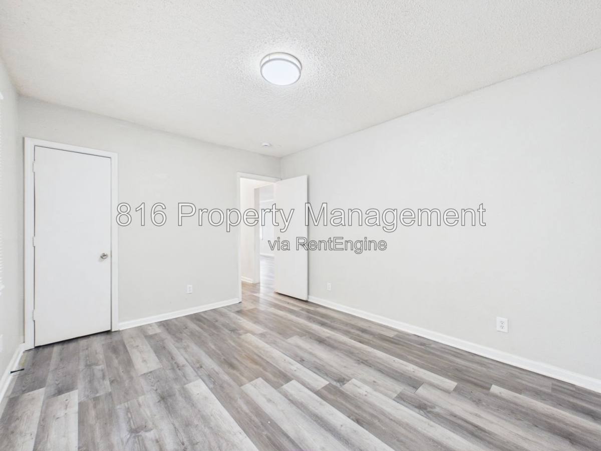 House for rent at 5715 Wabash Ave, Kansas City, MO 64130