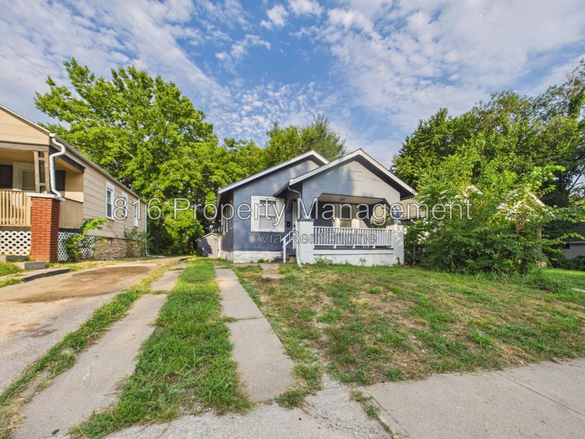 House for rent at 5715 Wabash Ave, Kansas City, MO 64130