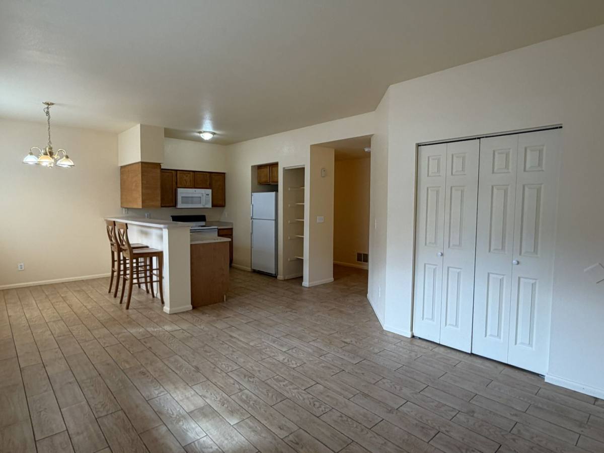 629 S Sherwood St, Fort Collins, CO 80521 - Apartment for Rent - Image 3
