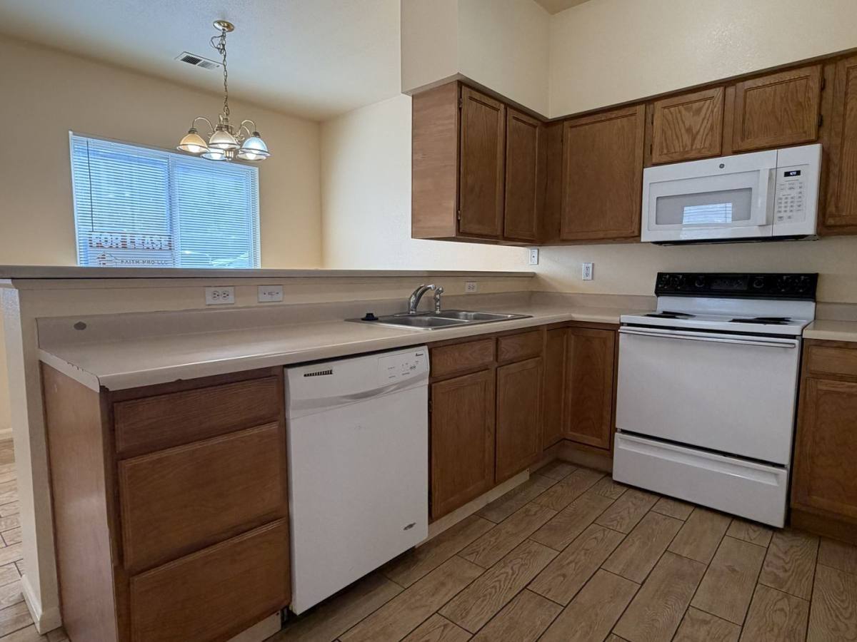 629 S Sherwood St, Fort Collins, CO 80521 - Apartment for Rent - Image 6