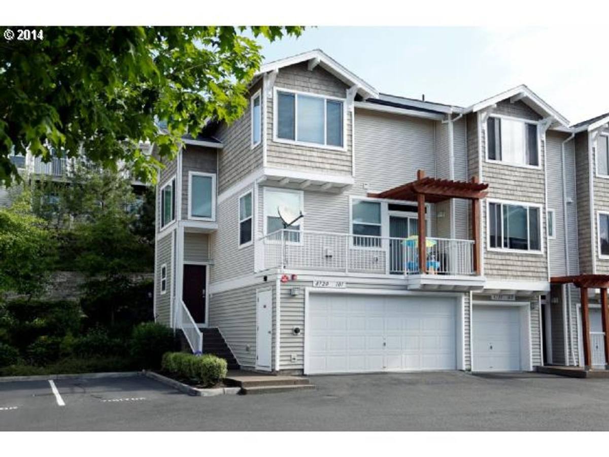 Townhouse for rent at 8720 SW 147th Terrace #101, Beaverton, OR 97007