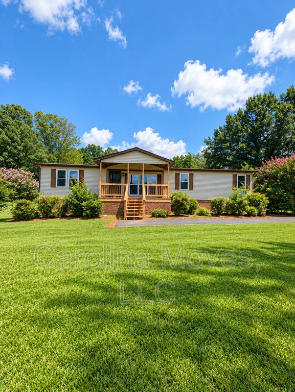 House for rent at 220 Farrs Rd, Easley, SC 29640