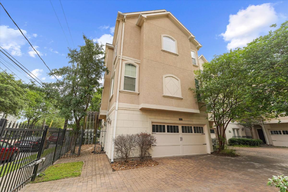 Townhouse for rent at 2418 Ralph St #A, Houston, TX 77006