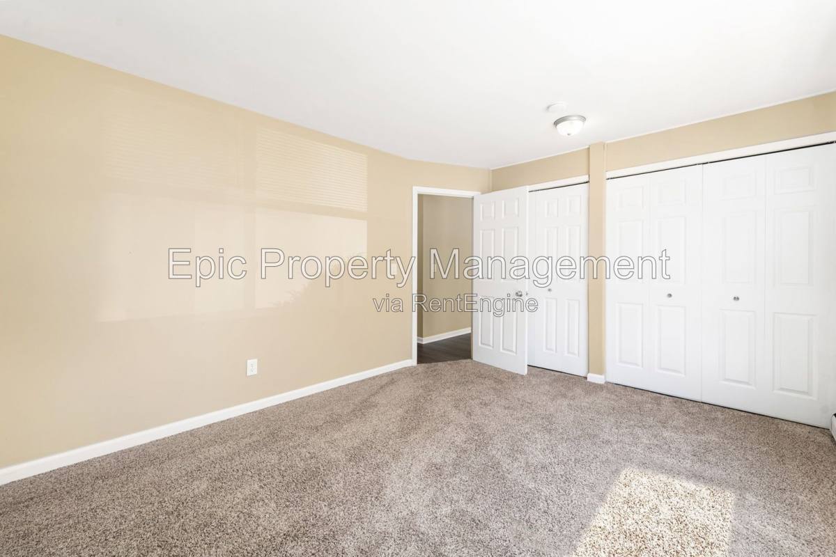 Apartment for rent at 51611 Mound Rd, Utica, MI 48316