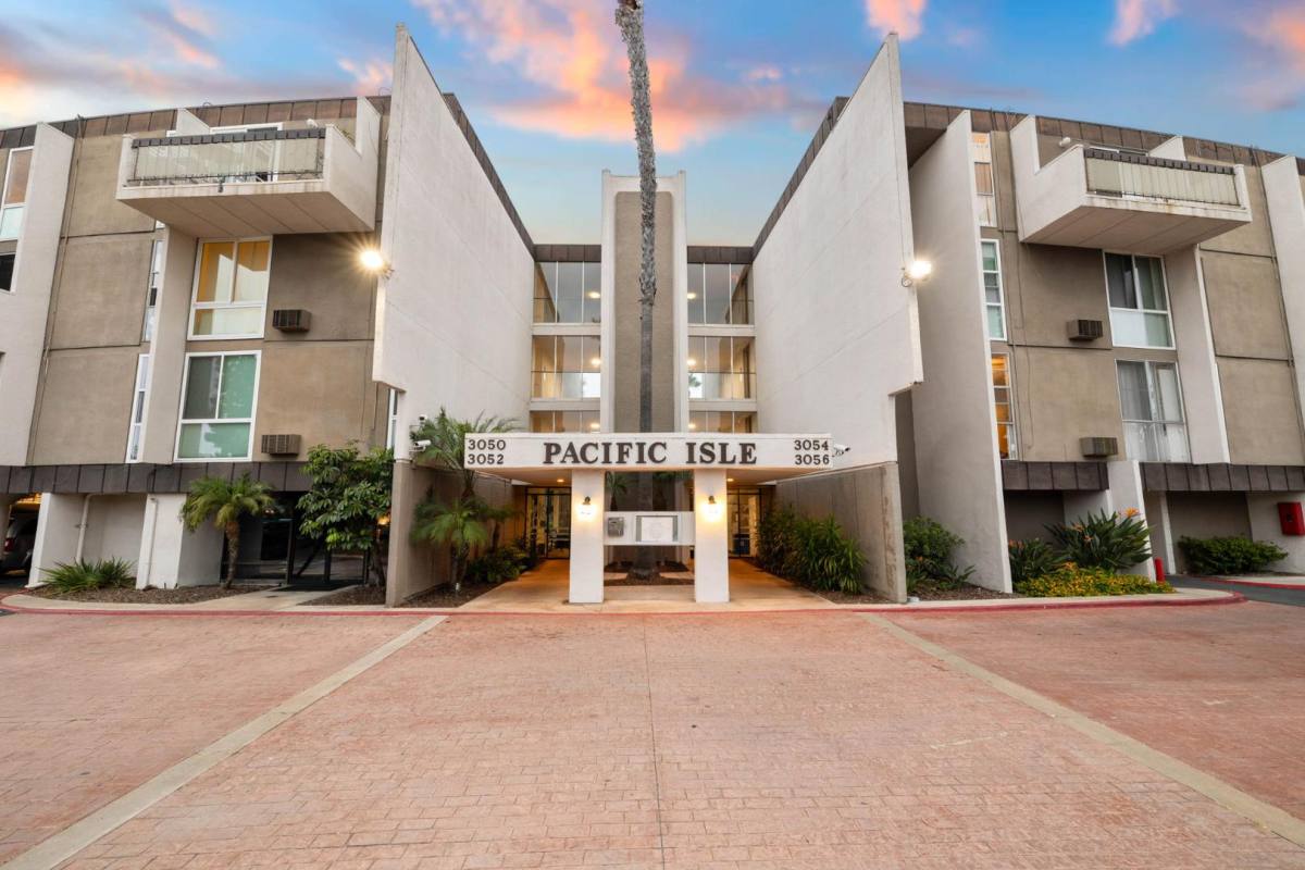 3050 Rue Dorleans #317, San Diego, CA 92110 - Apartment for Rent - Image 2