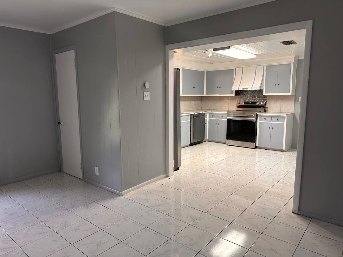 Apartment for rent at 533 Scranton Rd, Brunswick, GA 31520