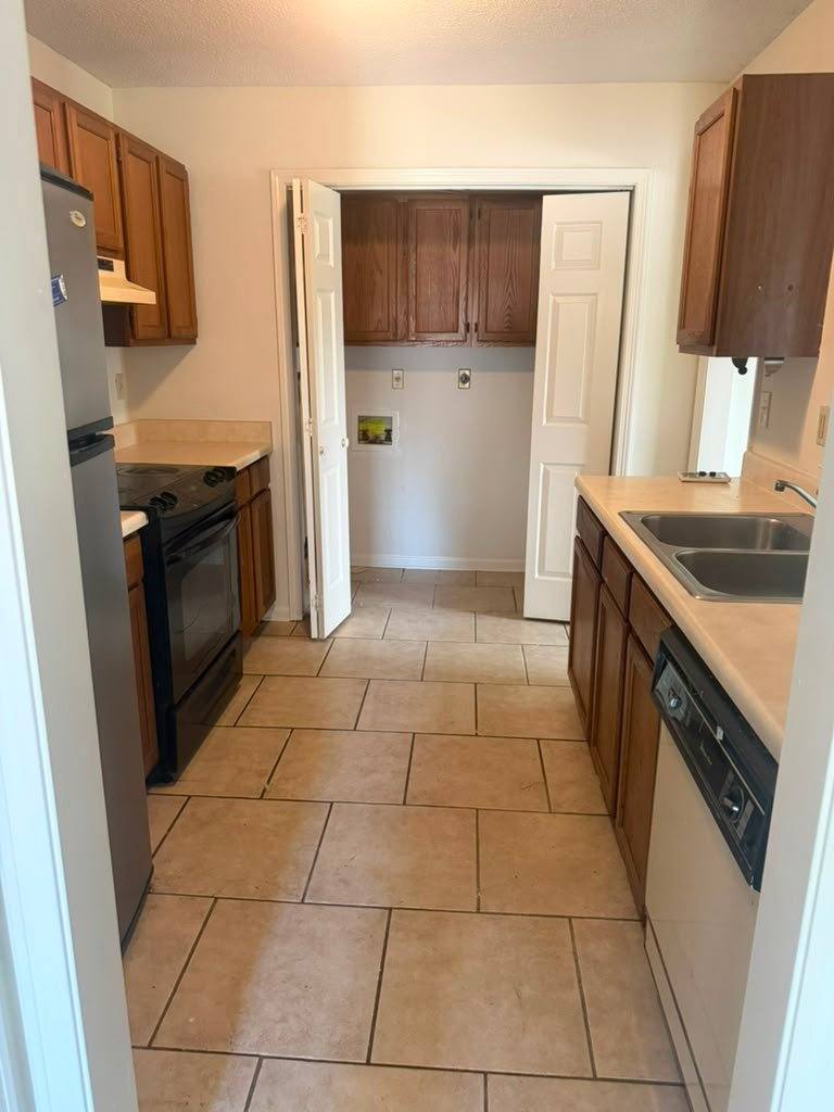 Townhouse for rent at 4375 Misty Morning Dr, Memphis, TN 38141