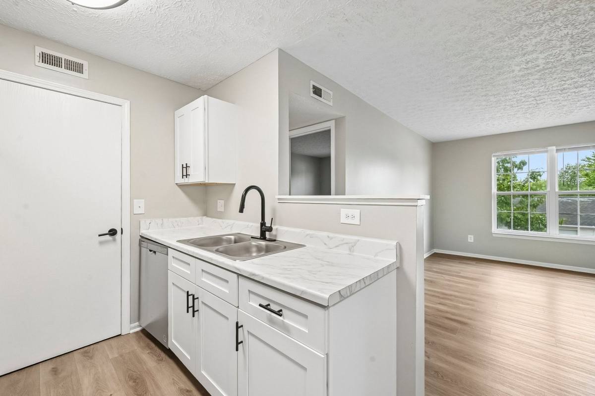 Apartment for rent at 833 Misty Hollow Lane, Columbus, OH 43228