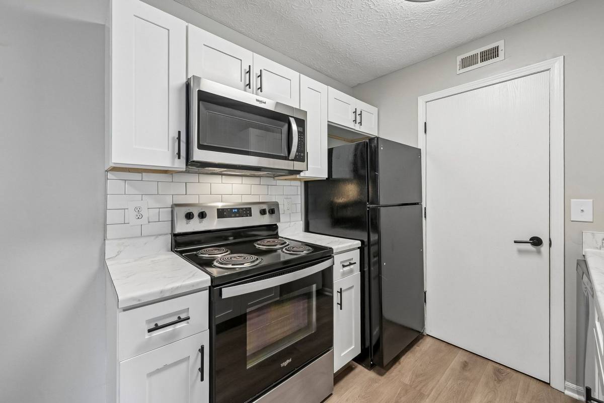 Apartment for rent at 833 Misty Hollow Lane, Columbus, OH 43228
