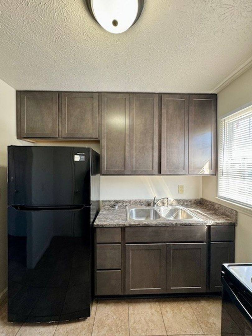 Apartment for rent at 412 Bruce St, Bridgewater, VA 22812