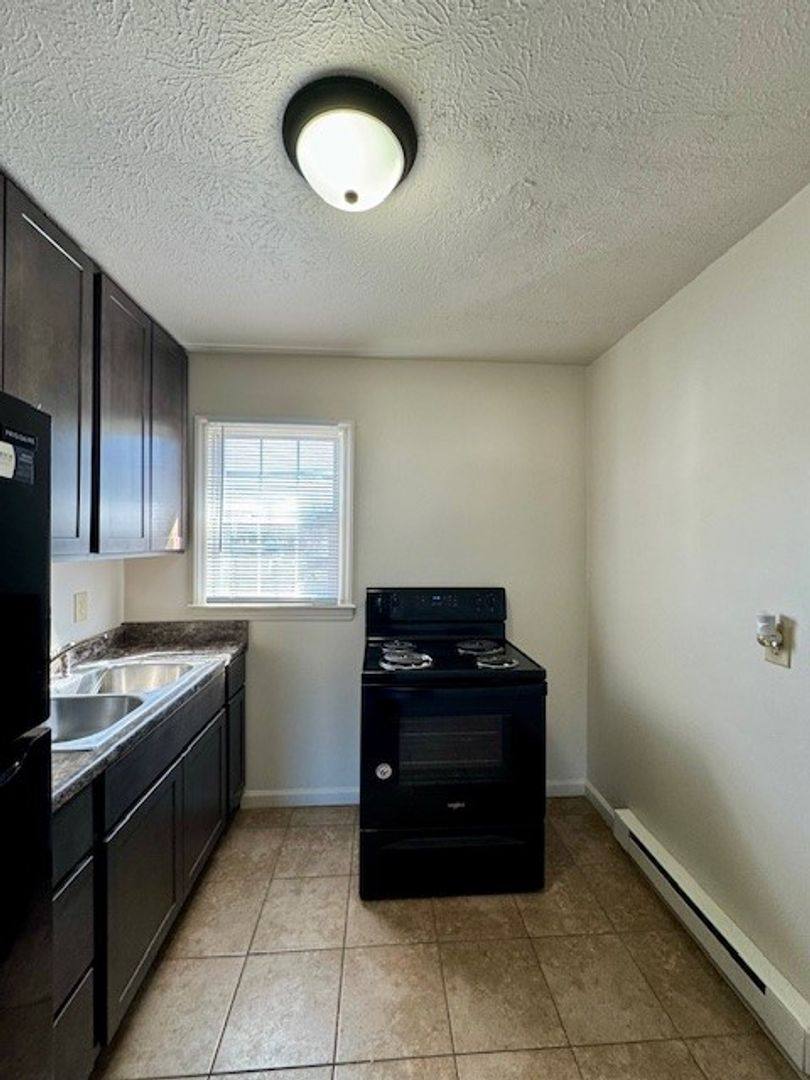 Apartment for rent at 412 Bruce St, Bridgewater, VA 22812