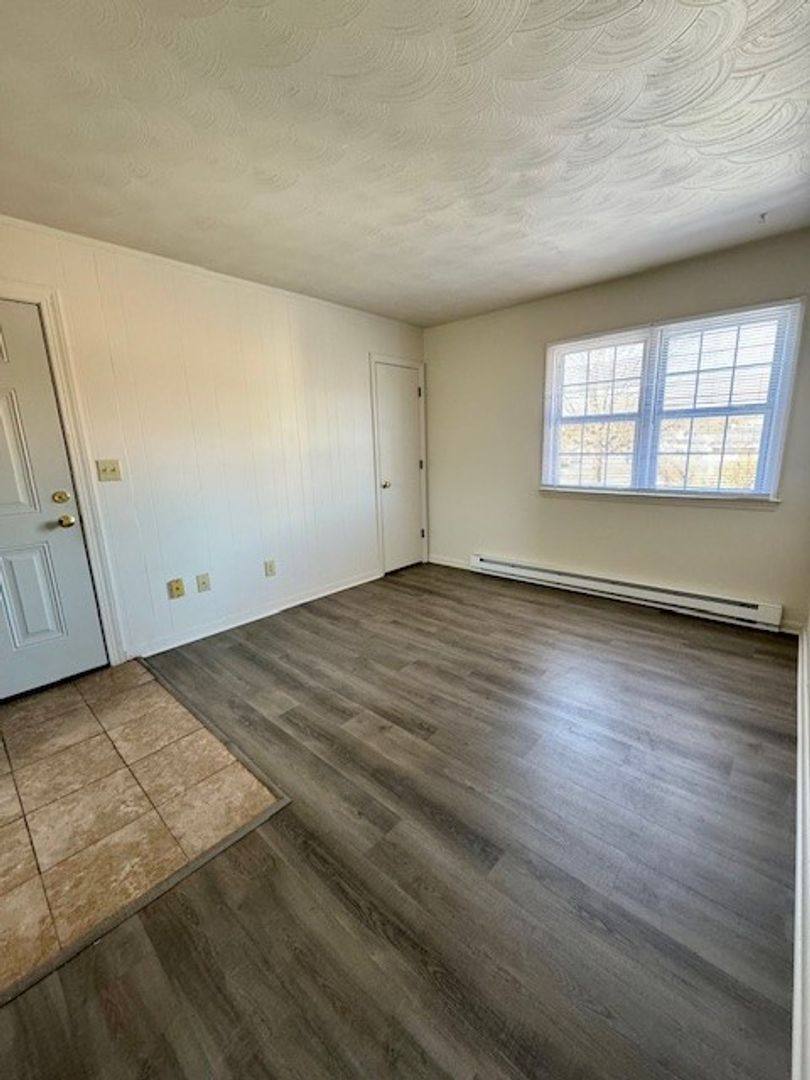 Apartment for rent at 412 Bruce St, Bridgewater, VA 22812