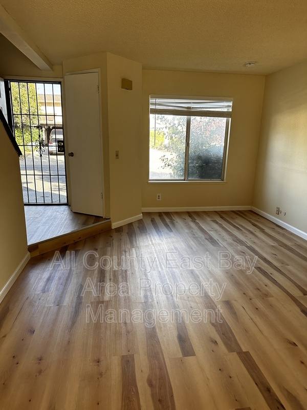 Apartment for rent at 1117 N Lincoln St #3, Dixon, CA 95620