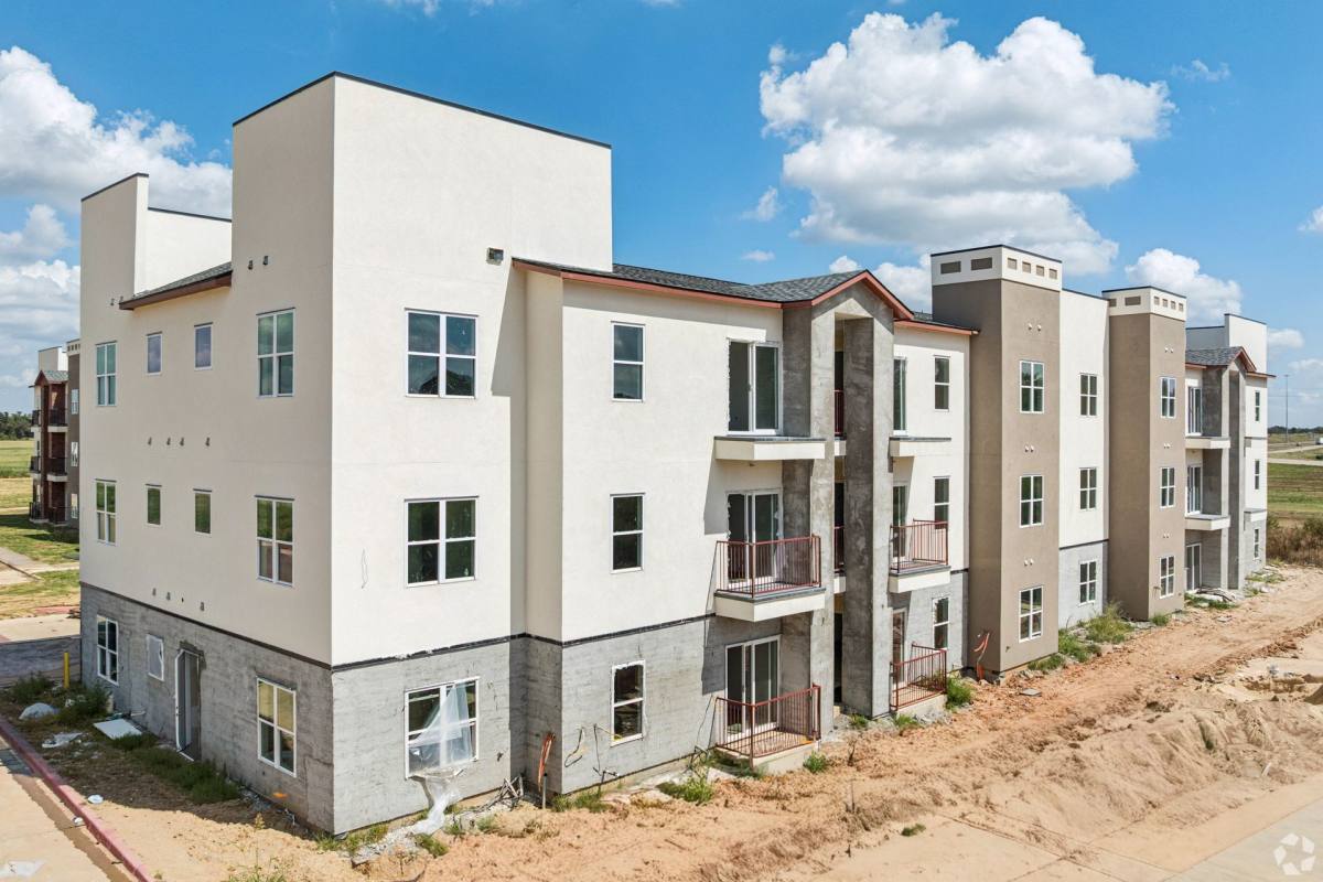 Apartment for rent at 330 E Burton Rd, Mount Pleasant, TX 75455