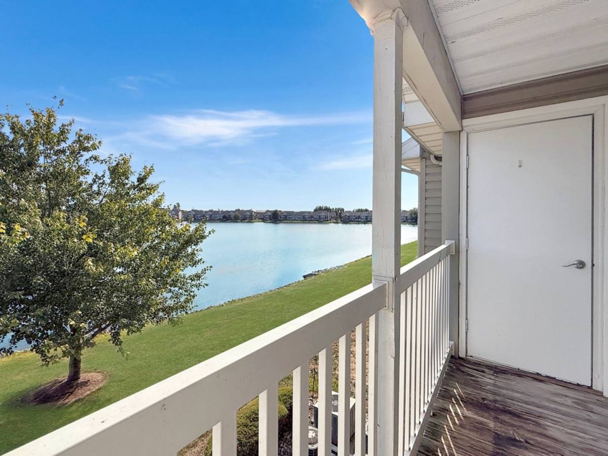 Apartment for rent at 400 Beachfront Dr, Evansville, IN 47715