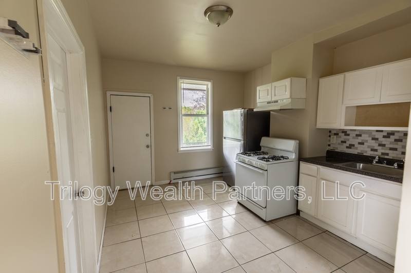 Apartment for rent at 154 Taylor St #3, Orange, NJ 07050