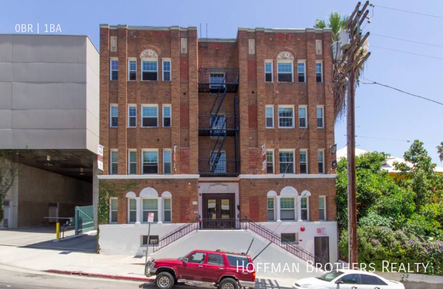 Apartment for rent at 412 S Lake St, Los Angeles, CA 90057