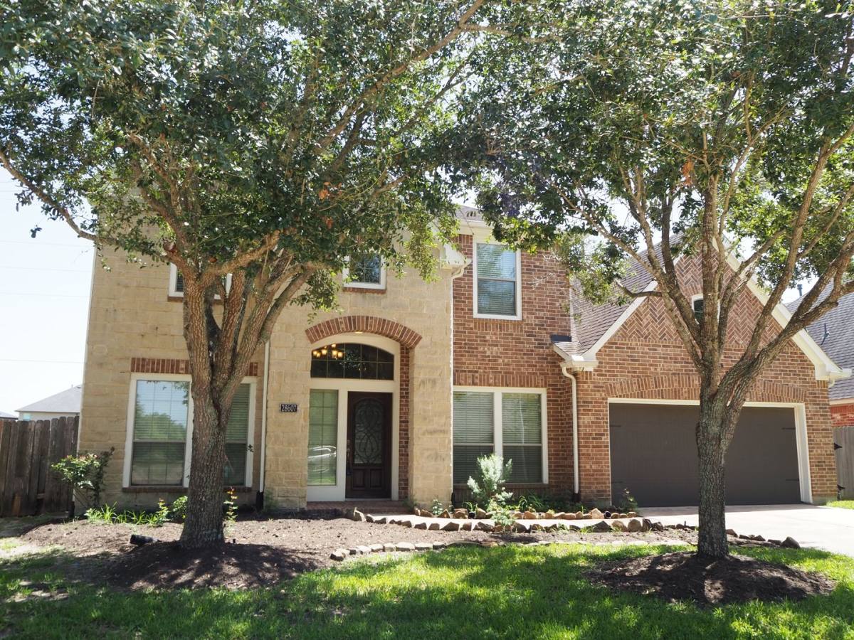 House for rent at 28607 Green Hedge Dr, Katy, TX 77494