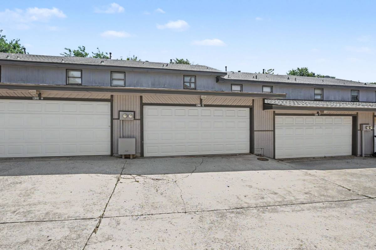 Townhouse for rent at 1300 N Rockwell Ave, Oklahoma City, OK 73127