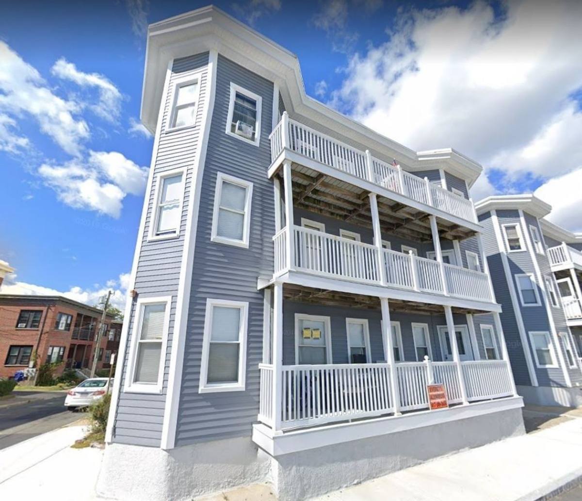 Apartment for rent at 87-90 Winthrop Shore Dr, Winthrop, MA 02152