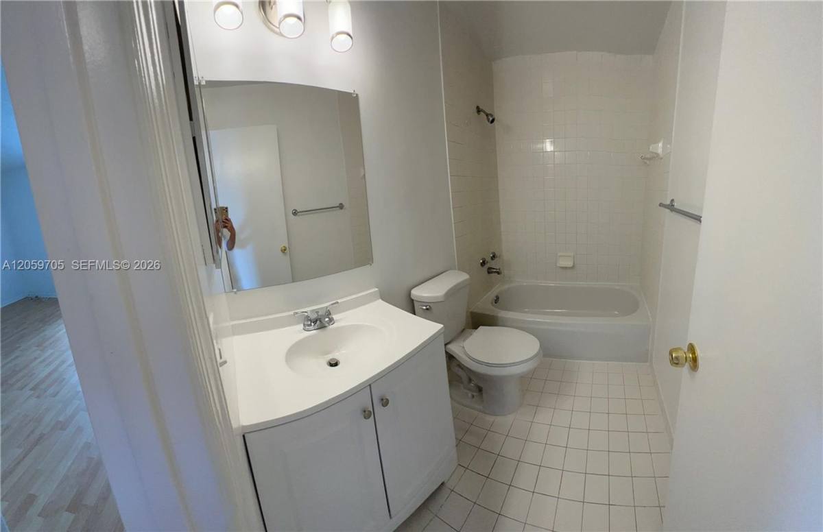 House for rent at 6225 Kendale Lakes Circle, Miami, FL 33183