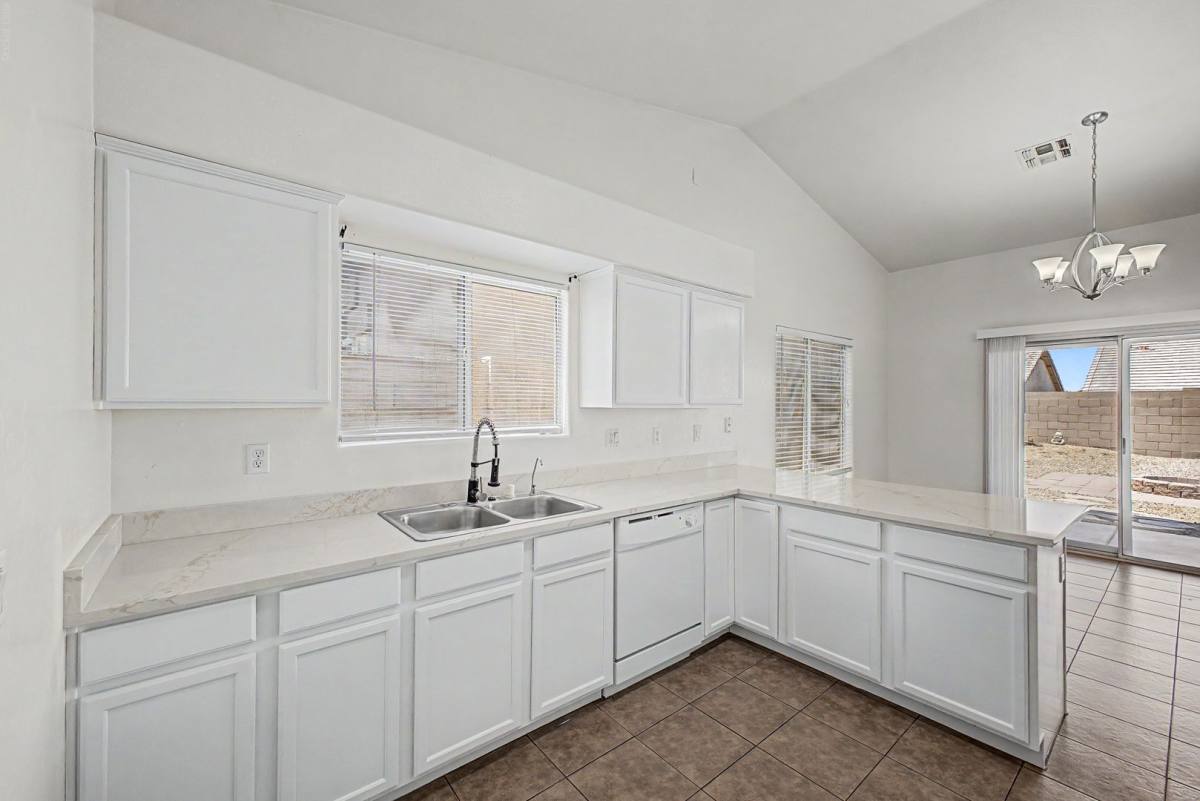 House for rent at 930 E Harwell Rd, Phoenix, AZ 85042