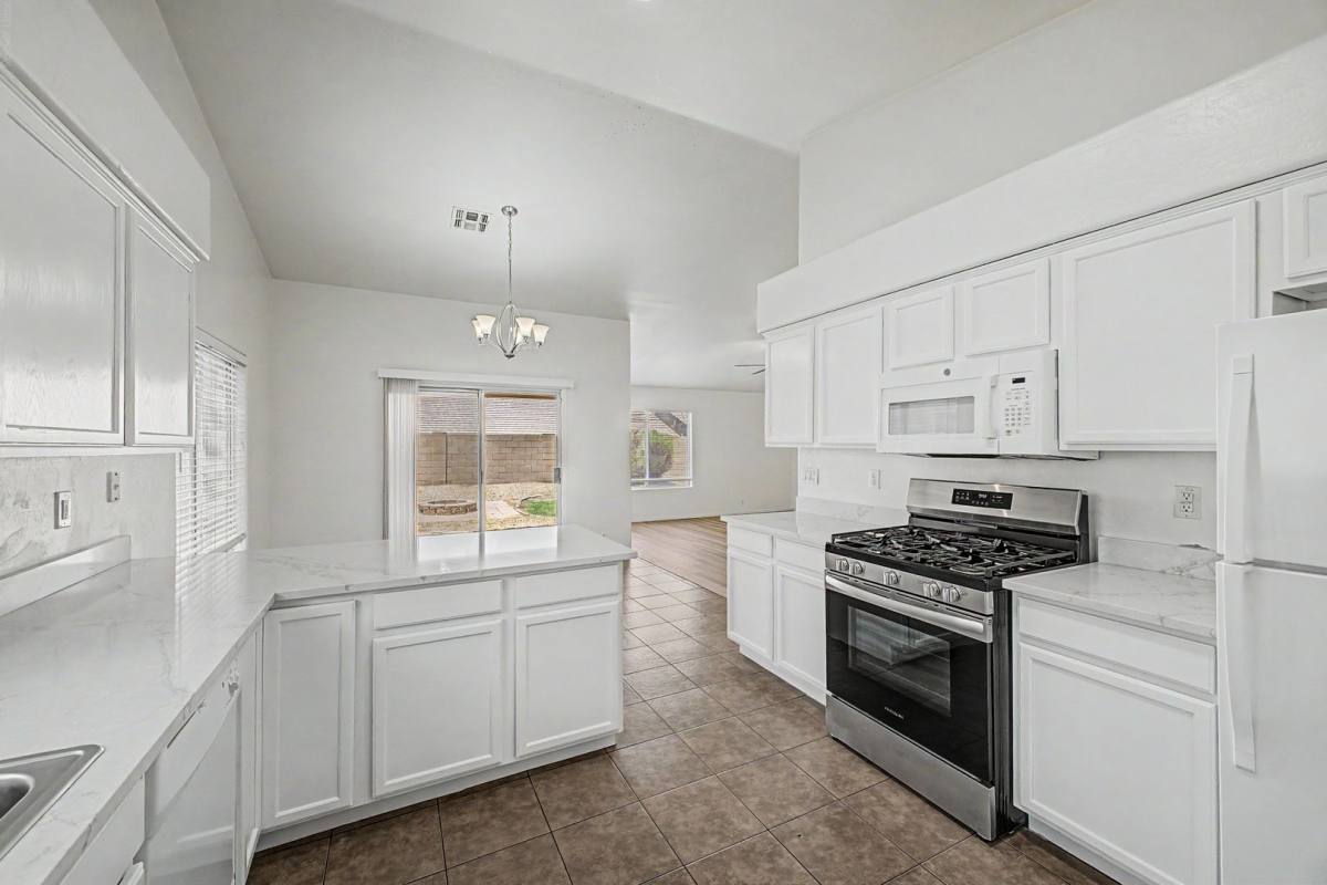 House for rent at 930 E Harwell Rd, Phoenix, AZ 85042