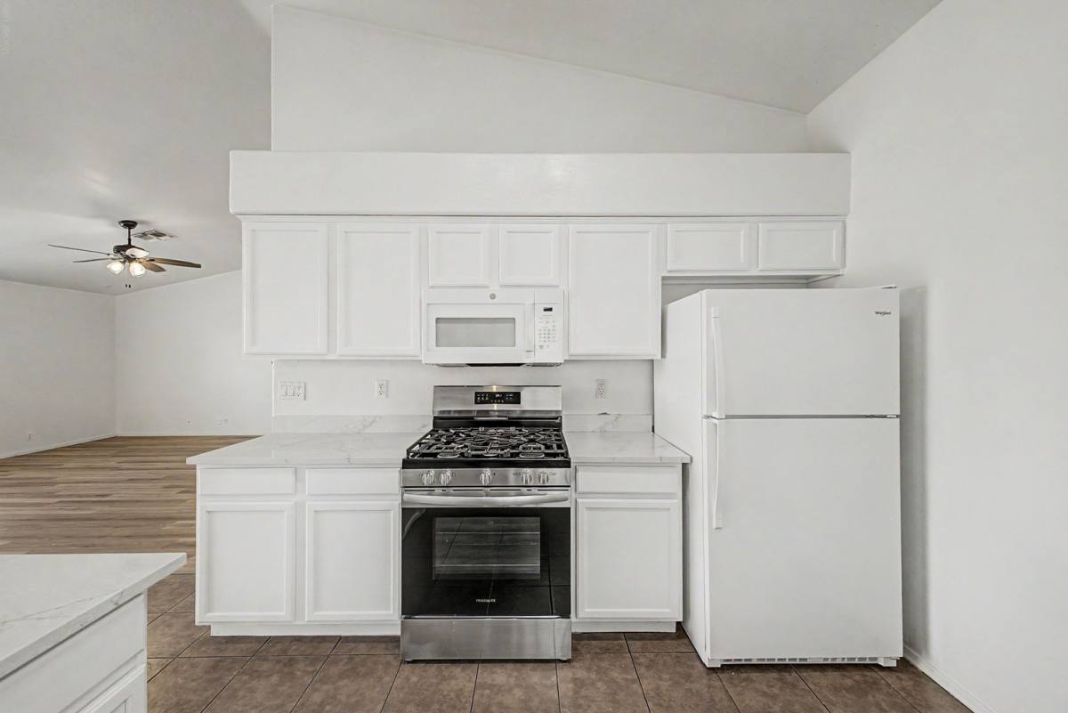House for rent at 930 E Harwell Rd, Phoenix, AZ 85042