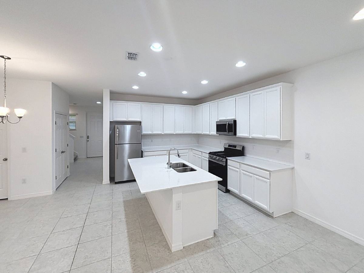 Townhouse for rent at 6310 Goldcoast Ave, Apollo Beach, FL 33572