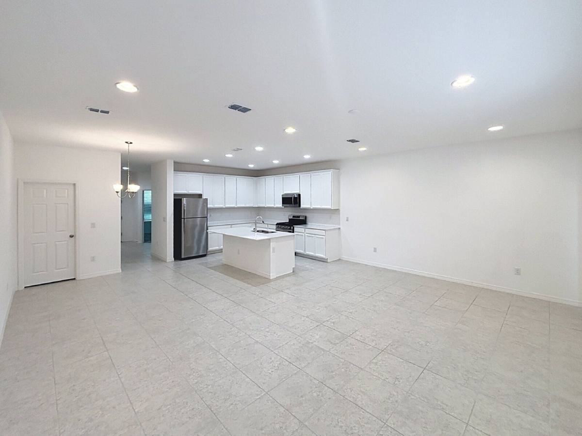 Townhouse for rent at 6310 Goldcoast Ave, Apollo Beach, FL 33572