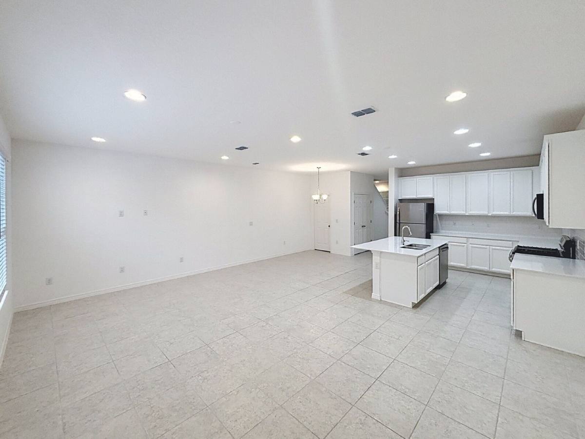 Townhouse for rent at 6310 Goldcoast Ave, Apollo Beach, FL 33572