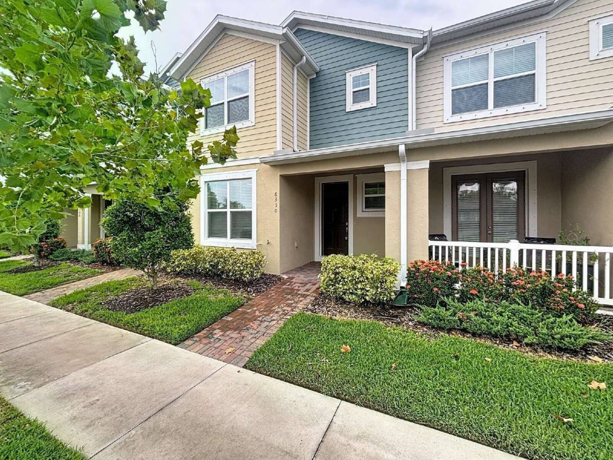 Townhouse for rent at 6310 Goldcoast Ave, Apollo Beach, FL 33572