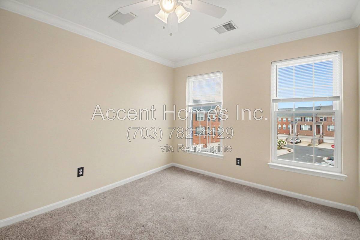 Townhouse for rent at 20864 Pitt Terrace, Sterling, VA 20165