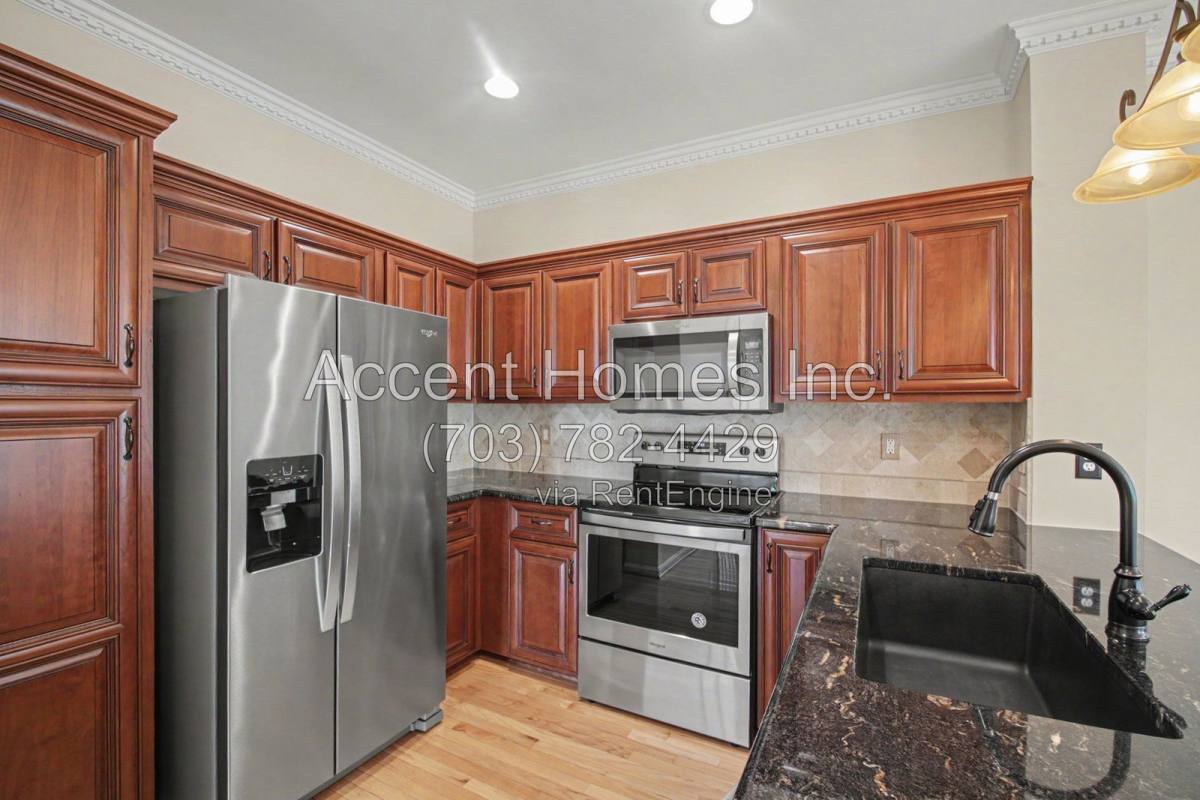Townhouse for rent at 20864 Pitt Terrace, Sterling, VA 20165