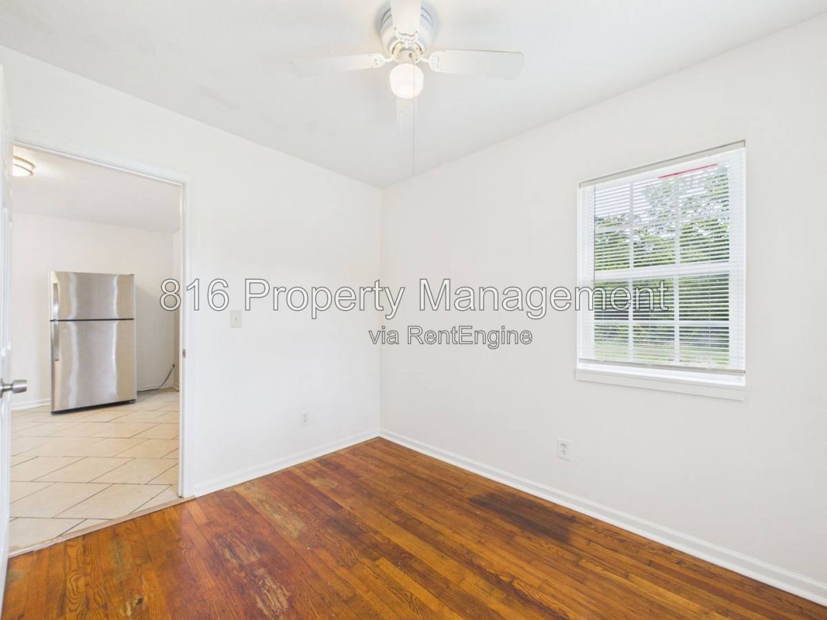 House for rent at 7924 Agnes Ave, Kansas City, MO 64132
