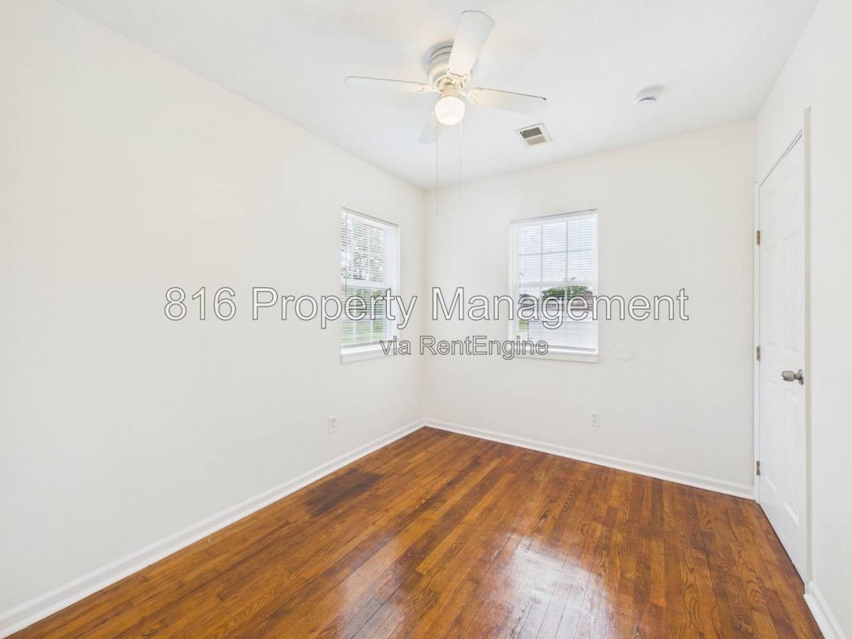 House for rent at 7924 Agnes Ave, Kansas City, MO 64132