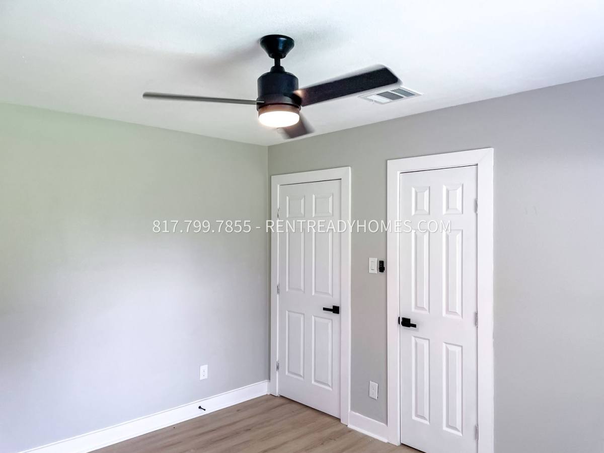 House for rent at 8112 Barkley St, Houston, TX 77017