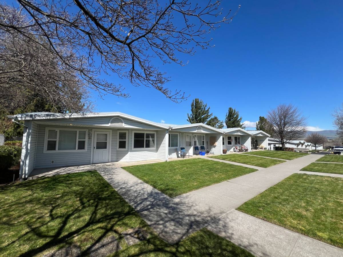 Apartment for rent at 1312 W 10th St, The Dalles, OR 97058