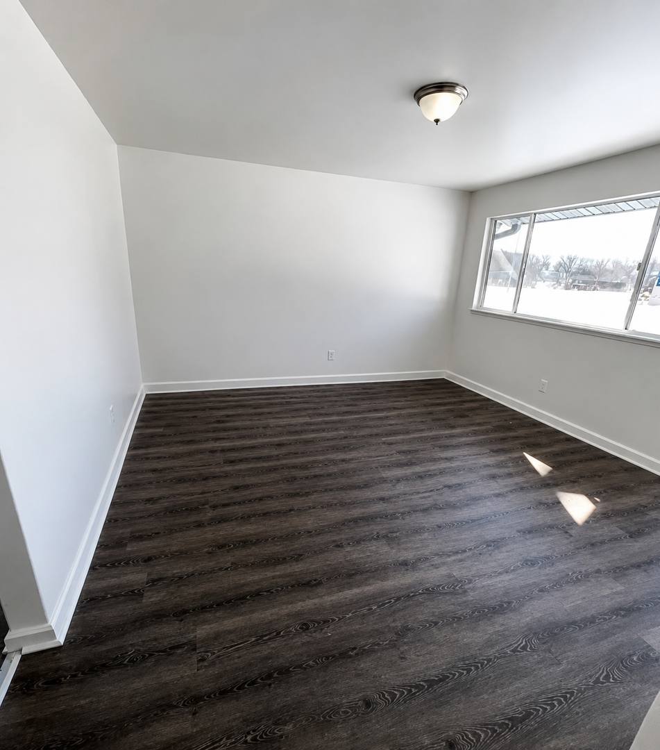 1939 Doris Ave, East St. Louis, IL 62206 - House for Rent - Image 2