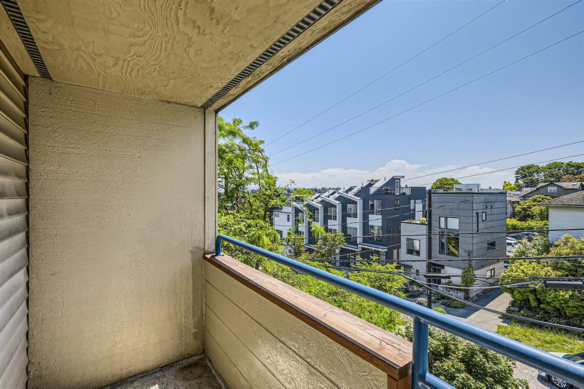 2312 E Denny Way, Seattle, WA 98112 - Apartment for Rent - Image 4