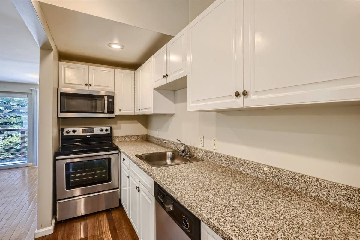 2312 E Denny Way, Seattle, WA 98112 - Apartment for Rent - Image 5