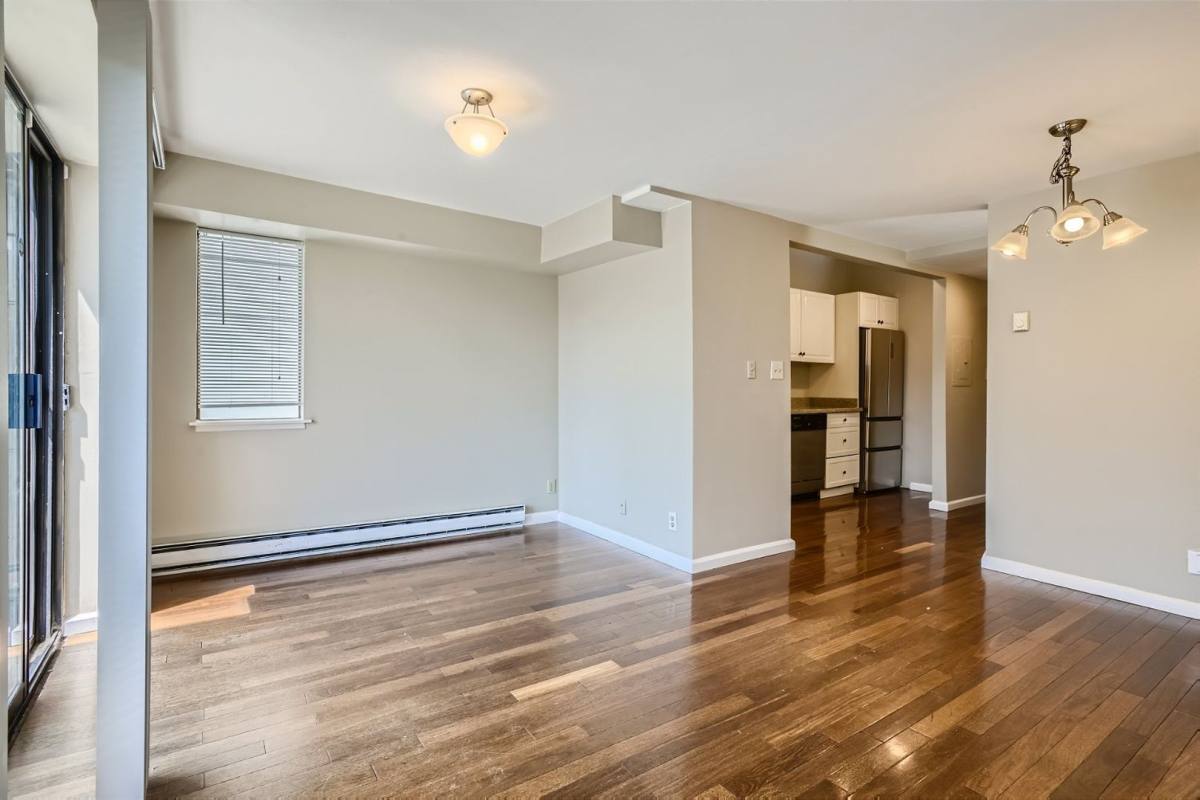 2312 E Denny Way, Seattle, WA 98112 - Apartment for Rent - Image 2