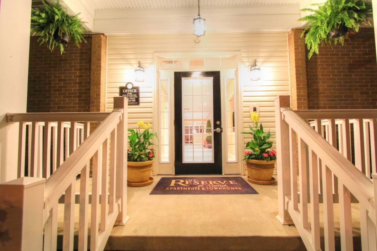 Townhouse for rent at 3300 Montavesta Rd, Lexington, KY 40502