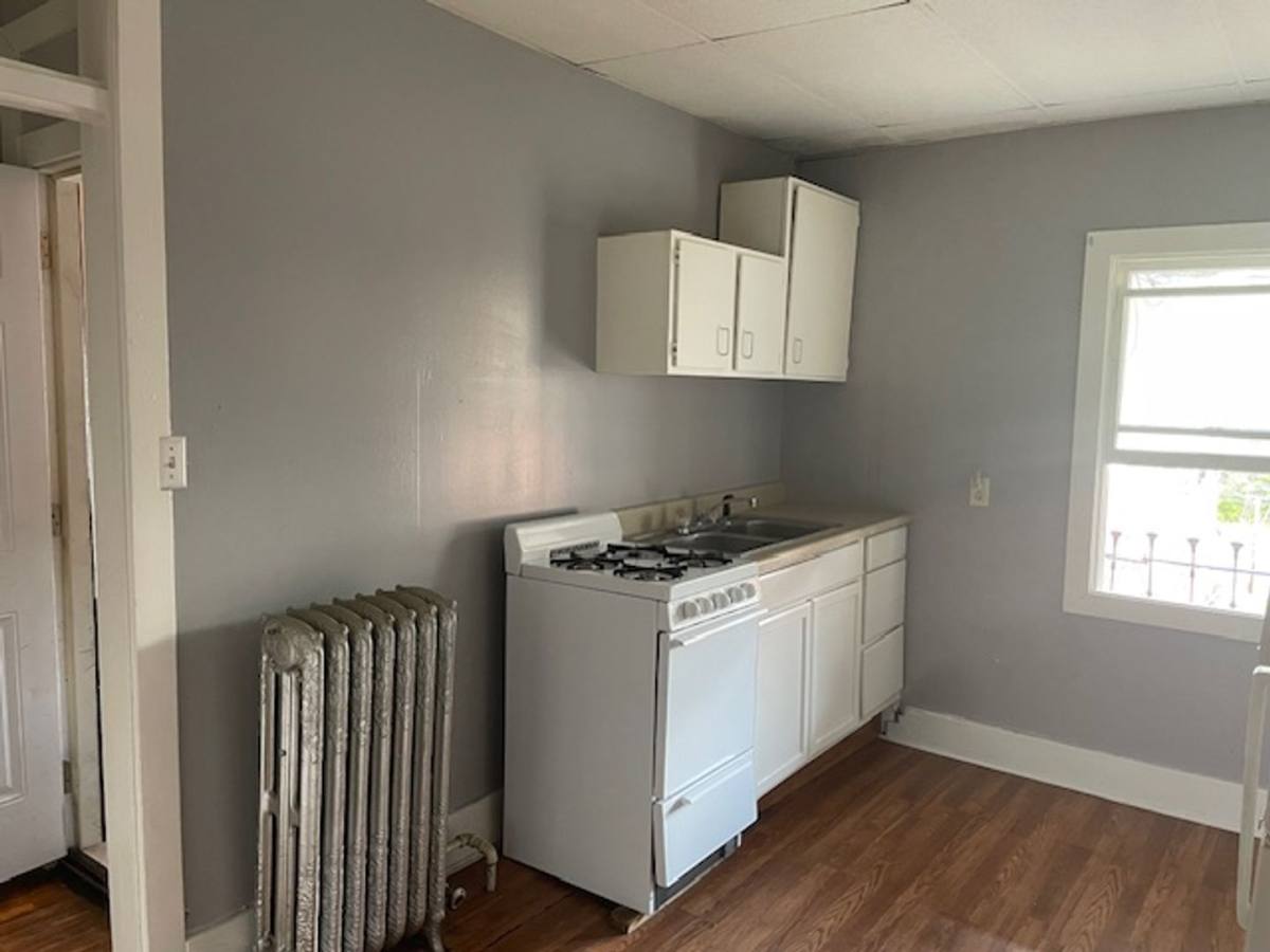 Apartment for rent at 1056-1060 Pennsylvania Ave, Tyrone, PA 16686