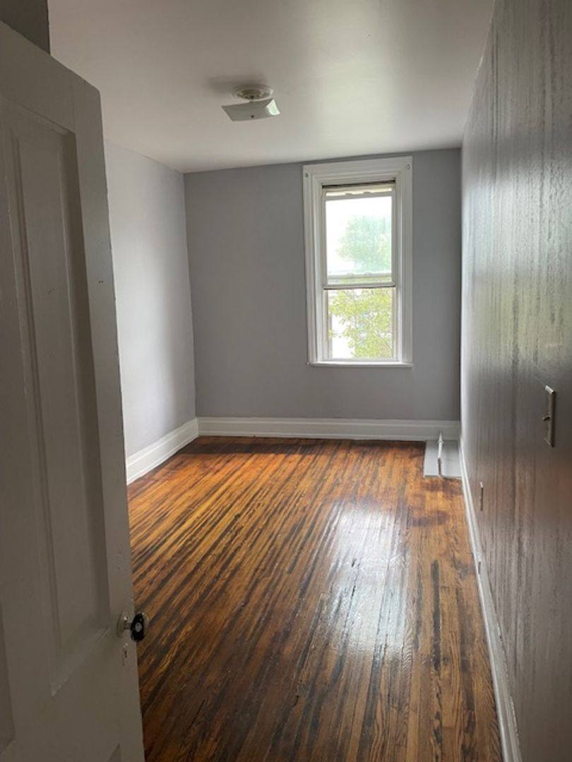 Apartment for rent at 1056-1060 Pennsylvania Ave, Tyrone, PA 16686