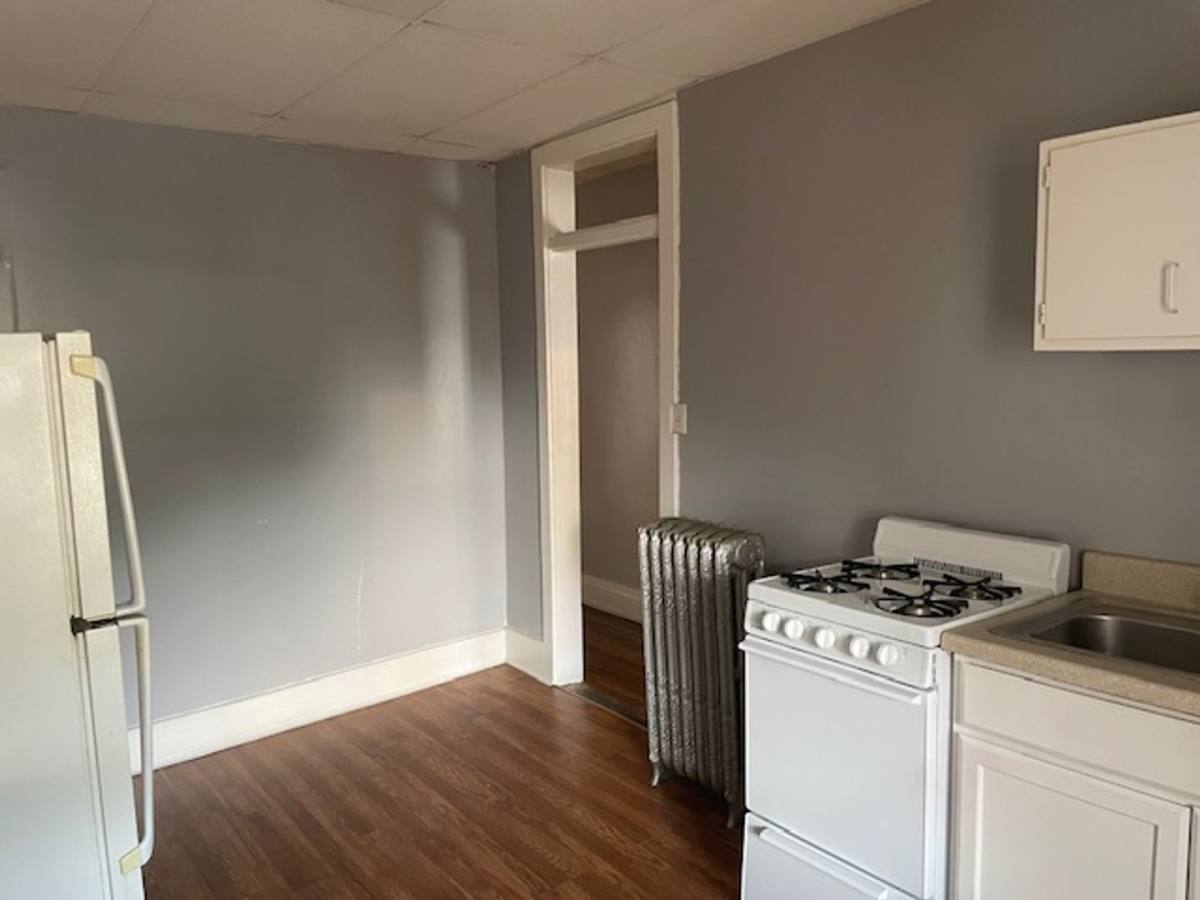 Apartment for rent at 1056-1060 Pennsylvania Ave, Tyrone, PA 16686