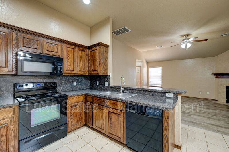 House for rent at 3517 Galatian Way, Yukon, OK 73099